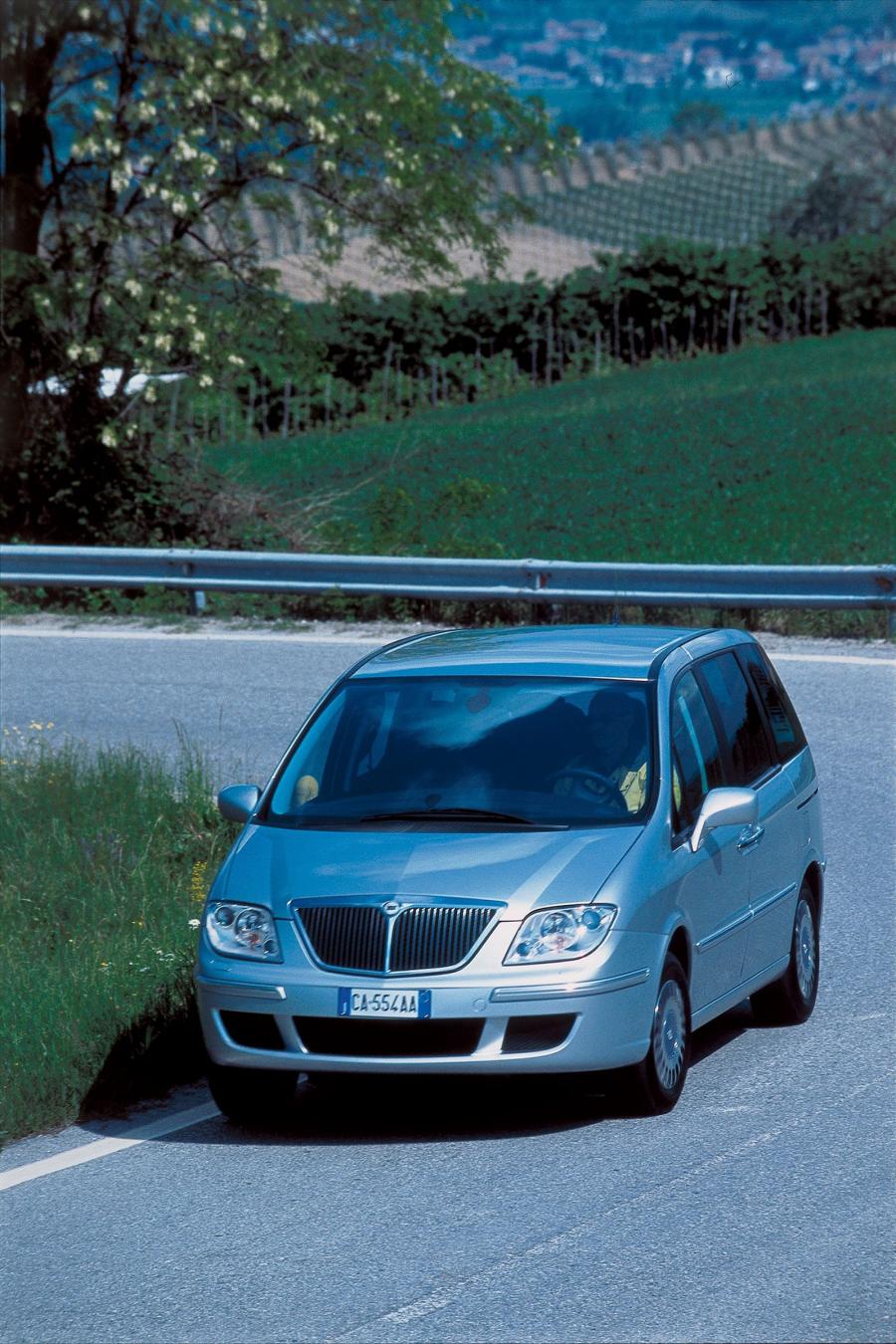  Lancia Phedra 2002 года  (фото 28 из 123)